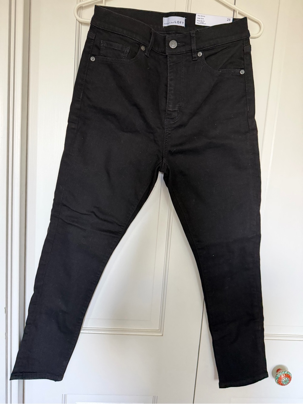 LOFT Women’s Black Skinny Jeans - size 28P